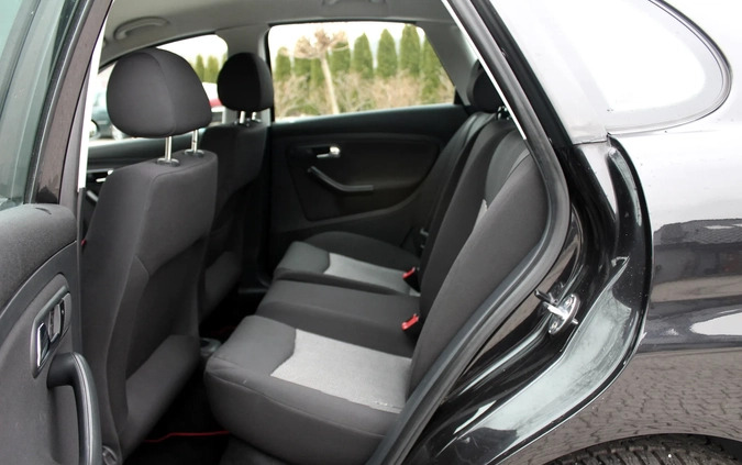 Seat Ibiza cena 15900 przebieg: 229000, rok produkcji 2005 z Tarnobrzeg małe 277